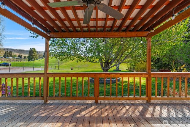 2524 NE J Street, East Wenatchee, WA 98802