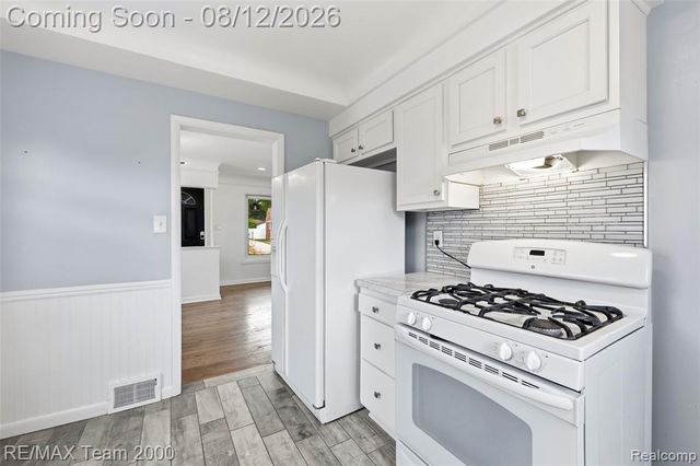 6816 Mansfield Street, Garden City, MI 48135