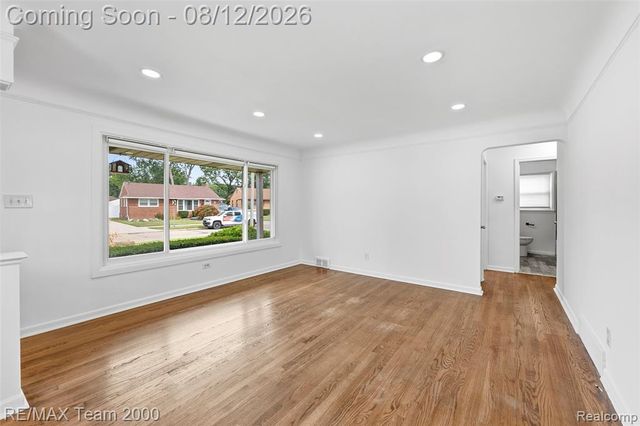 6816 Mansfield Street, Garden City, MI 48135