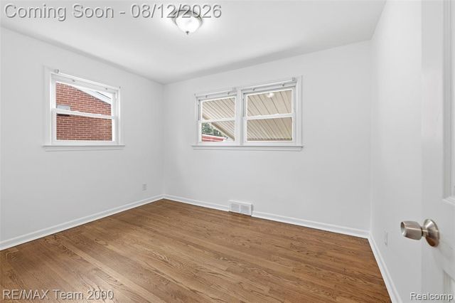 6816 Mansfield Street, Garden City, MI 48135