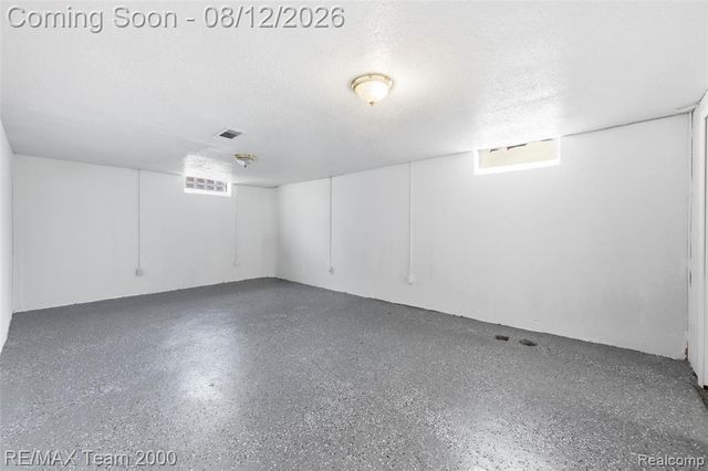 6816 Mansfield Street, Garden City, MI 48135