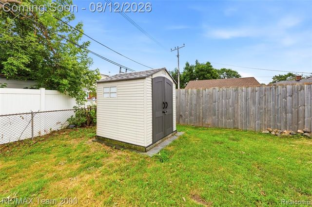 6816 Mansfield Street, Garden City, MI 48135