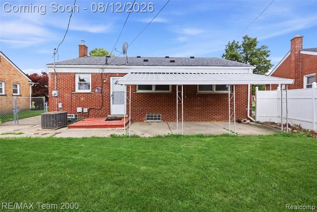 6816 Mansfield Street, Garden City, MI 48135