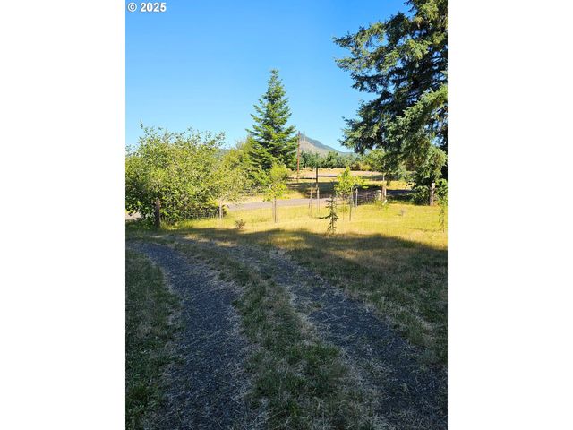 82168 HANNA Rd, Dexter, OR 97431