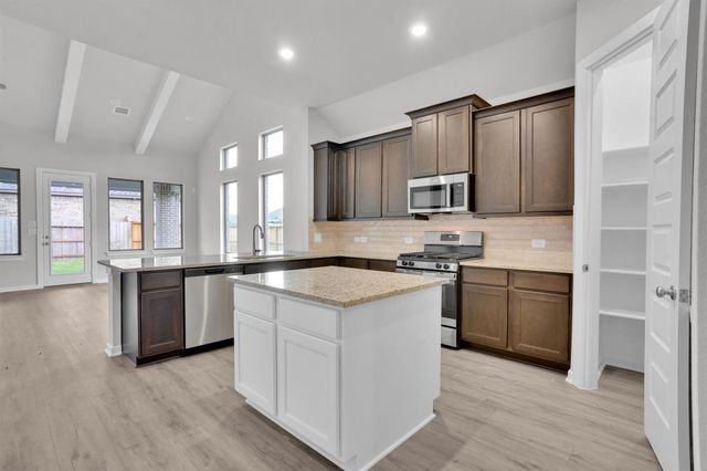 7542 Coral Lake Drive, Cypress, TX 77433