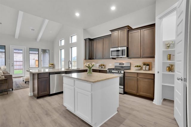 7542 Coral Lake Drive, Cypress, TX 77433