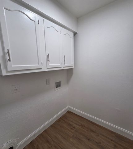 10525 Big Thicket Drive, Dallas, TX 75217