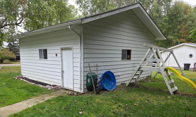 1060 Carmen Drive, Lake Isabella Vlg-shermantwp, MI 48893