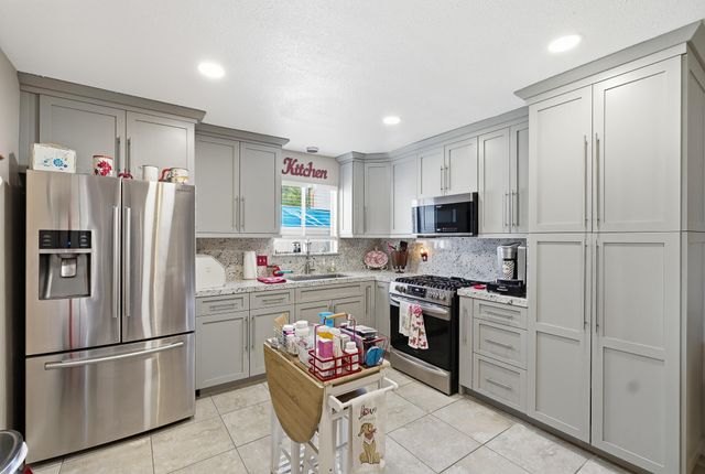 1691 Terry Court, Porterville, CA 93257