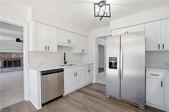 5609 Rossburn DR, Virginia Beach, VA 23455