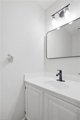 5609 Rossburn DR, Virginia Beach, VA 23455