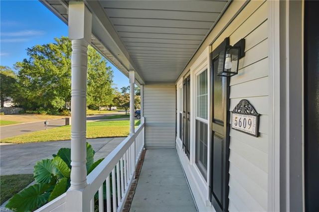 5609 Rossburn DR, Virginia Beach, VA 23455