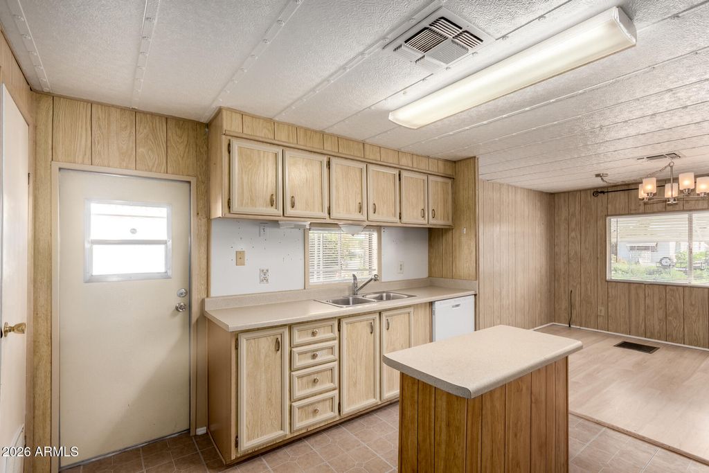 8421 E Main Street 140, Mesa, AZ 85207