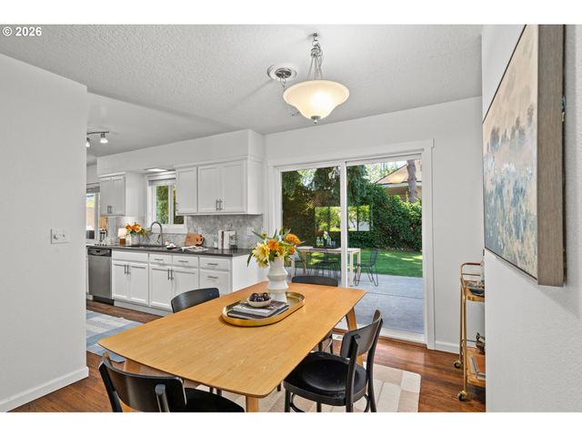 13070 Sw EDGEWOOD St, Portland, OR 97225