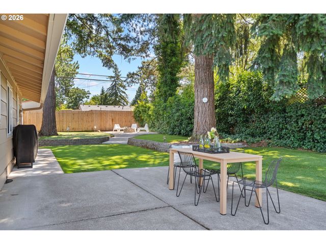 13070 Sw EDGEWOOD St, Portland, OR 97225