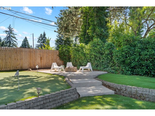 13070 Sw EDGEWOOD St, Portland, OR 97225