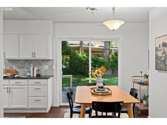 13070 Sw EDGEWOOD St, Portland, OR 97225