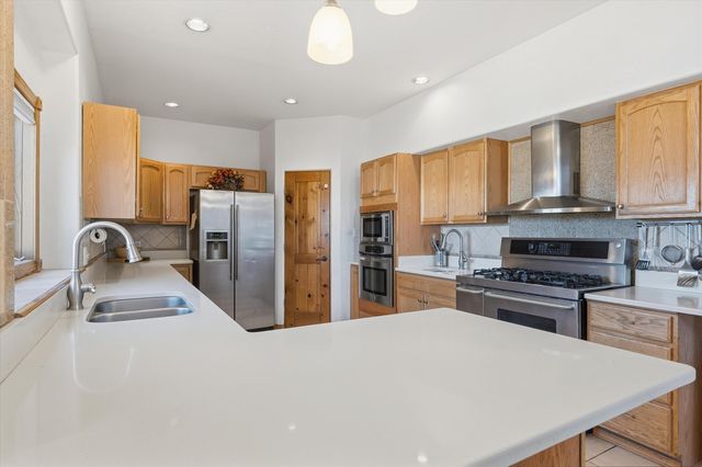 3110 Demavend Road NE, Rio Rancho, NM 87144