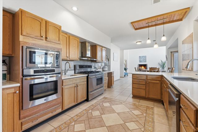 3110 Demavend Road NE, Rio Rancho, NM 87144