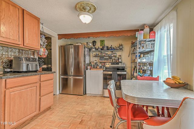 1914 Windsor Avenue, Bristol, TN 37620