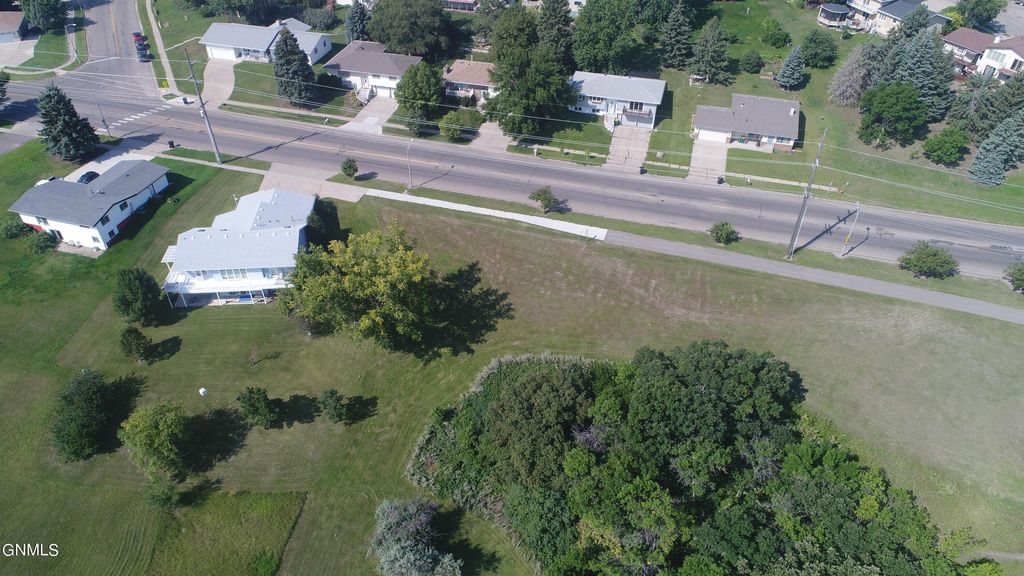 1313 N 26th Street, Bismarck, ND 58501 photo 9