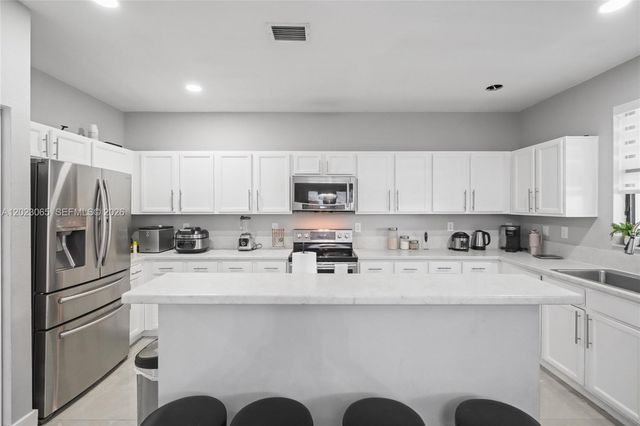 11711 SW 234th St, Homestead, FL 33032