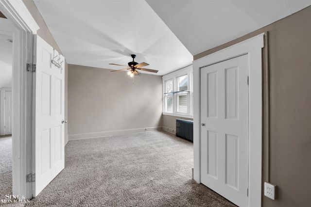 1083 Lakepointe Street, Grosse Pointe Park, MI 48230