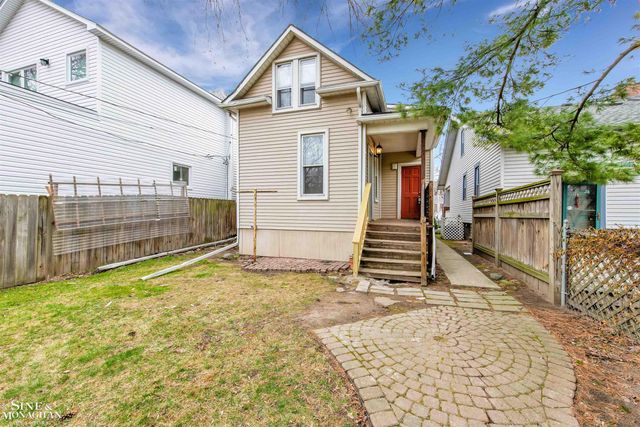 1083 Lakepointe Street, Grosse Pointe Park, MI 48230