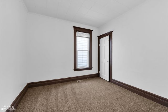 1083 Lakepointe Street, Grosse Pointe Park, MI 48230