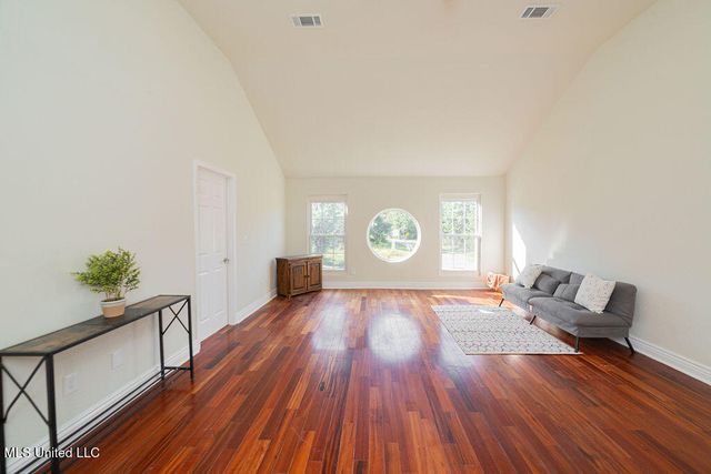 316 Bayview Street, Pass Christian, MS 39571