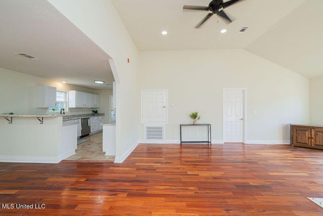 316 Bayview Street, Pass Christian, MS 39571