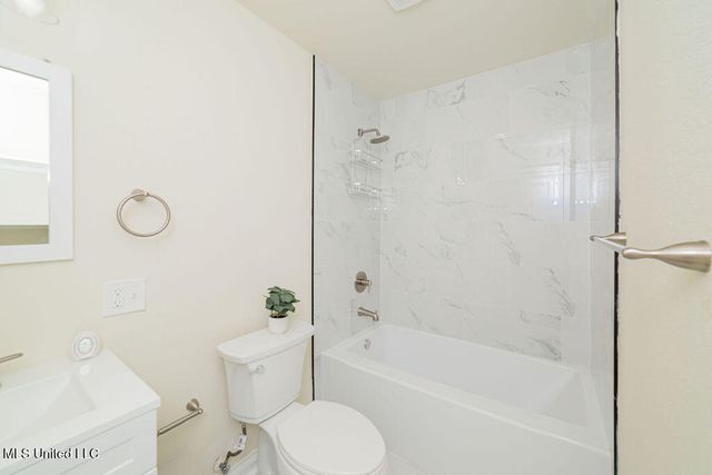 316 Bayview Street, Pass Christian, MS 39571