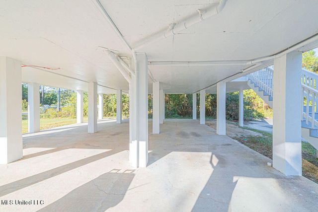 316 Bayview Street, Pass Christian, MS 39571