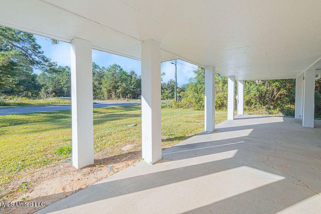 316 Bayview Street, Pass Christian, MS 39571