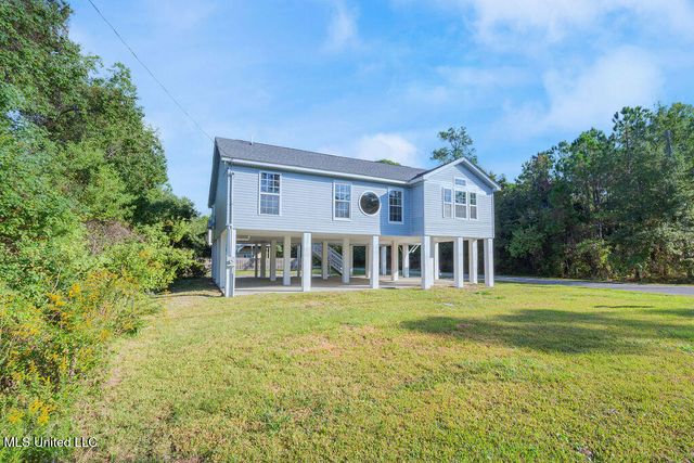 316 Bayview Street, Pass Christian, MS 39571