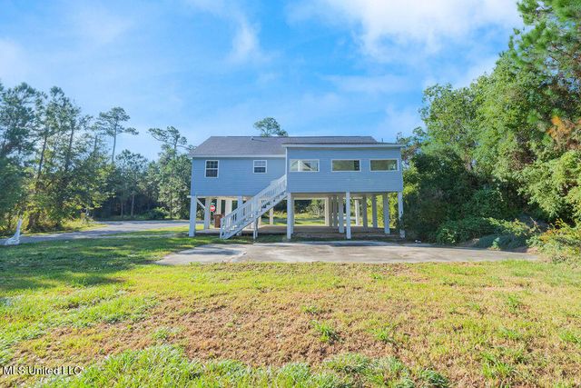 316 Bayview Street, Pass Christian, MS 39571