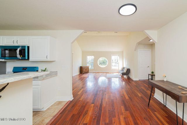 316 Bayview Street, Pass Christian, MS 39571