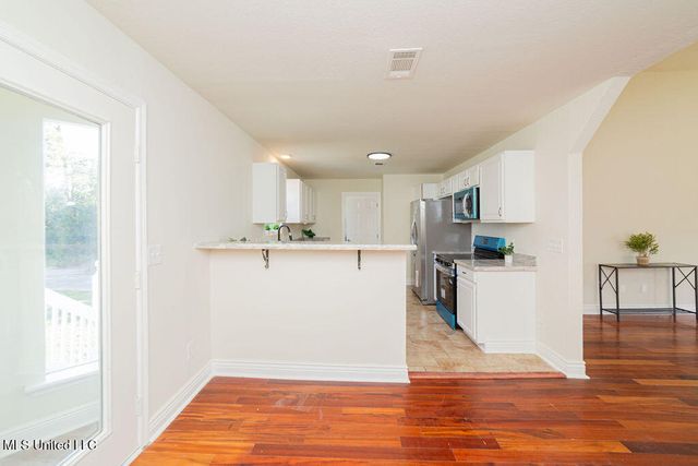 316 Bayview Street, Pass Christian, MS 39571