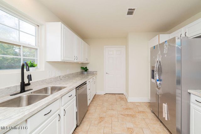 316 Bayview Street, Pass Christian, MS 39571