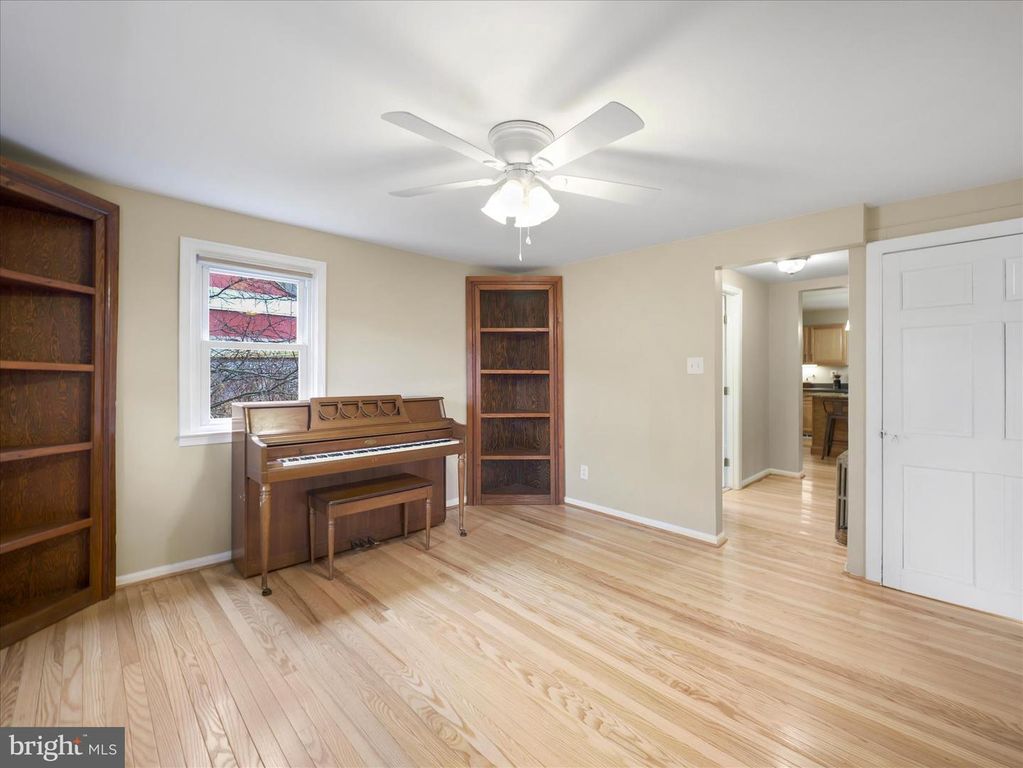 Image 19 of property listing at 17224-B SABILLASVILLE RD, Sabillasville, MD 21780