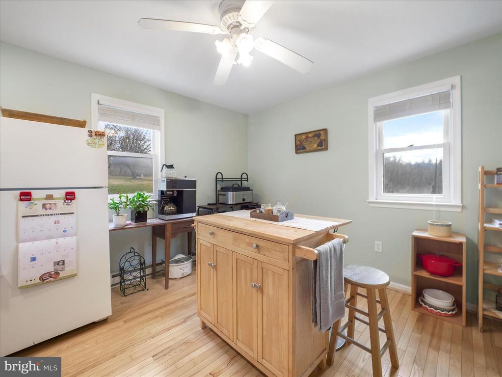 Image 23 of property listing at 17224-B SABILLASVILLE RD, Sabillasville, MD 21780