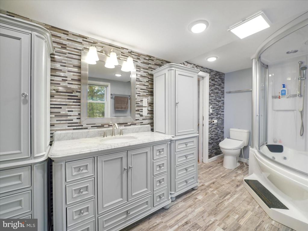 Image 32 of property listing at 17224-B SABILLASVILLE RD, Sabillasville, MD 21780