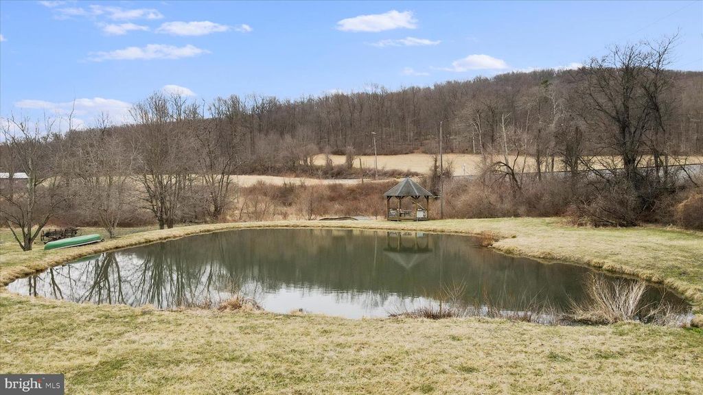 Image 4 of property listing at 17224-B SABILLASVILLE RD, Sabillasville, MD 21780