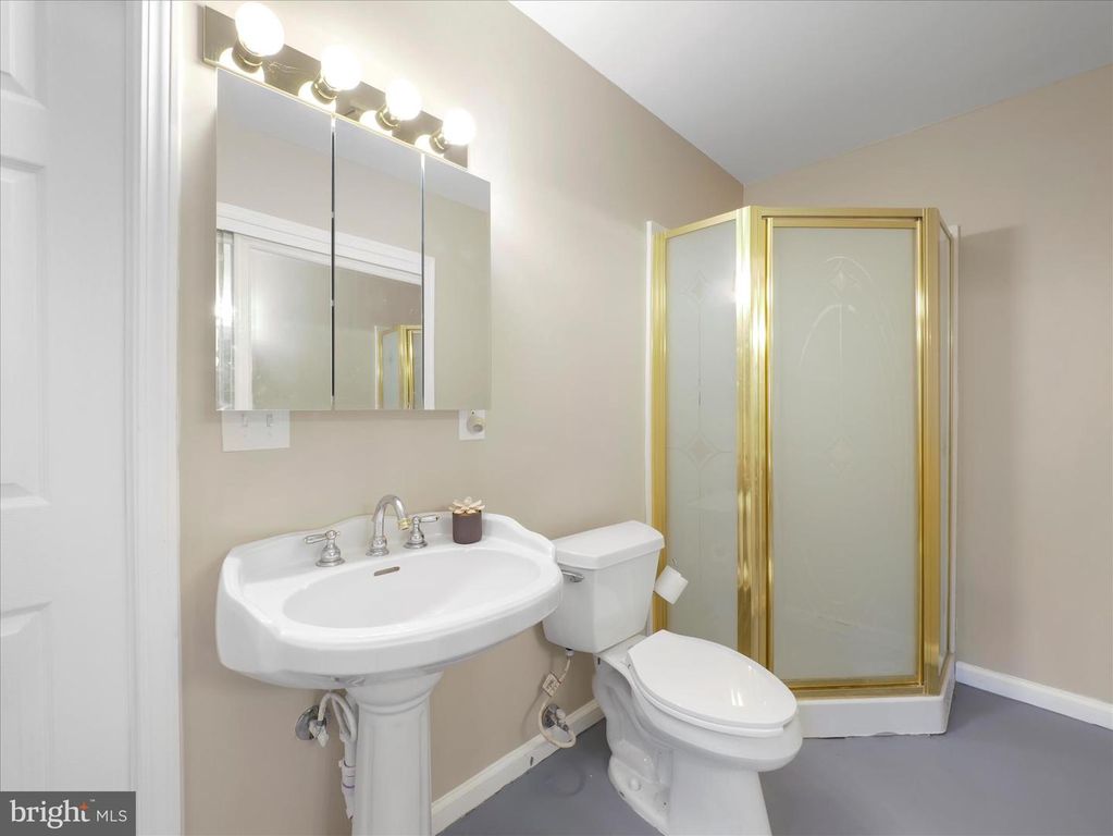 Image 49 of property listing at 17224-B SABILLASVILLE RD, Sabillasville, MD 21780