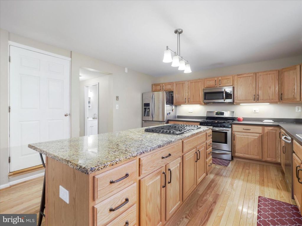 Image 6 of property listing at 17224-B SABILLASVILLE RD, Sabillasville, MD 21780