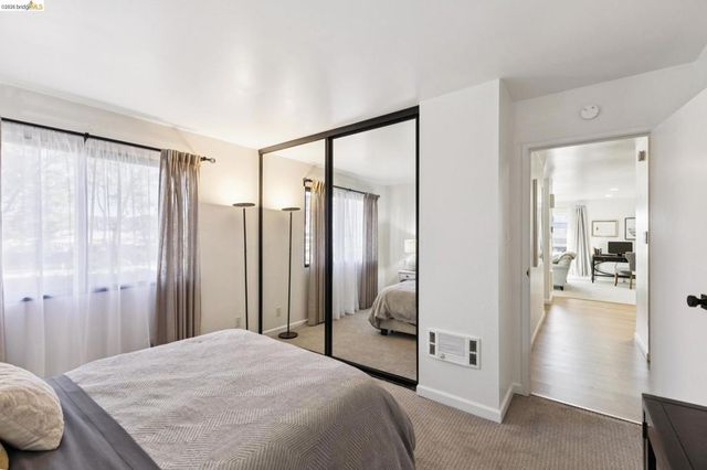 5 Embarcadero 129, Oakland, CA 94607