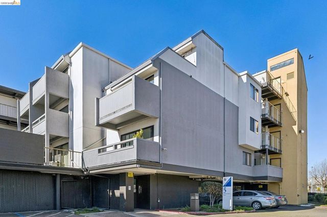 5 Embarcadero 129, Oakland, CA 94607