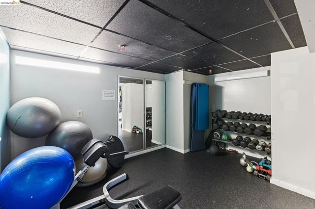 5 Embarcadero 129, Oakland, CA 94607