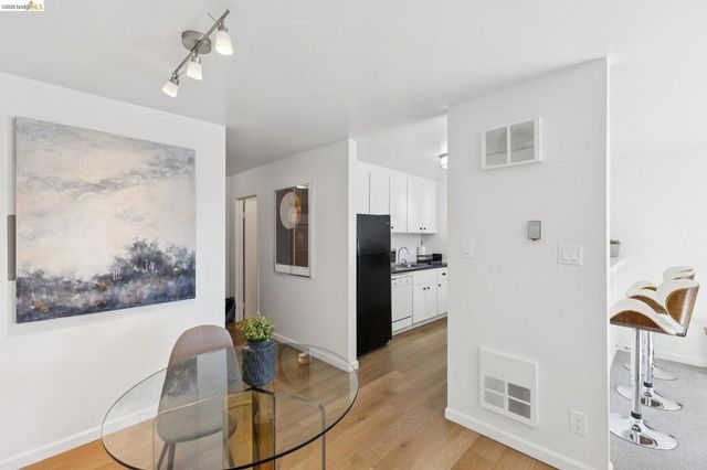 5 Embarcadero 129, Oakland, CA 94607