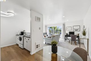 5 Embarcadero 129, Oakland, CA 94607